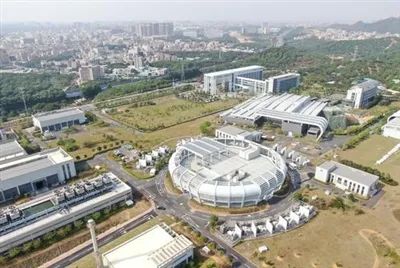 μ��5��30�����ѧ�Ҿ�������� ح ����ΰ�������Ϲ�15�ֻ꣬Ϊ���조������΢����