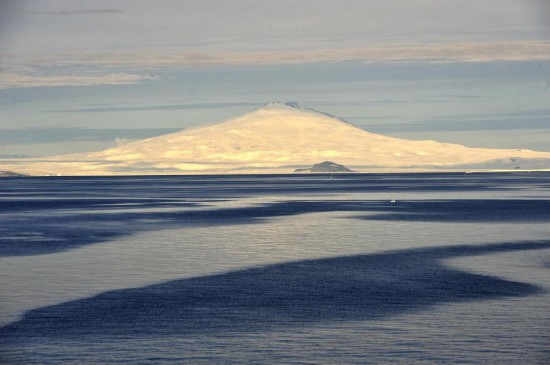 �ҹ��ϼ�����վ�����İ��ﲮ˹��ɽ���»�������Ž��� ��